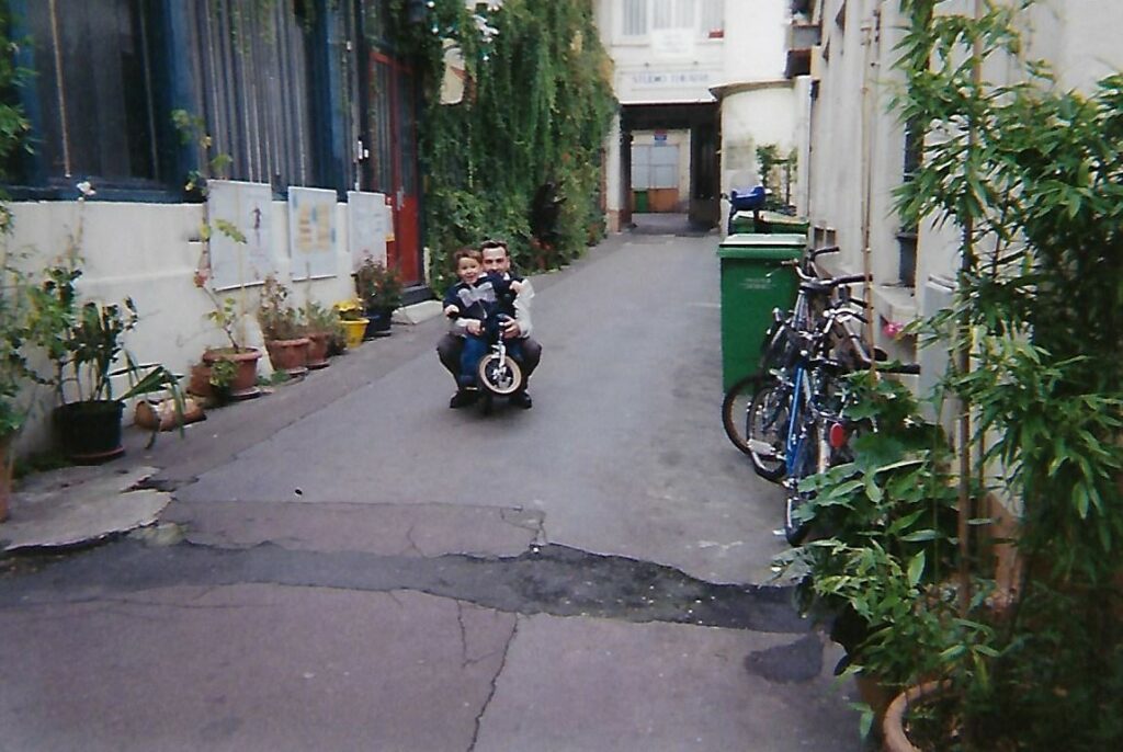 Cour intérieure de La Folie Théâtre